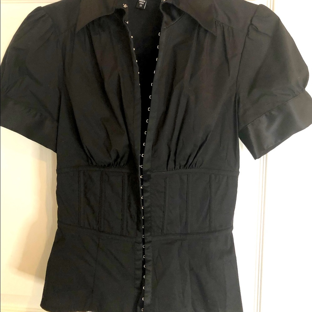 Bebe short sleeves corset top with hook closure